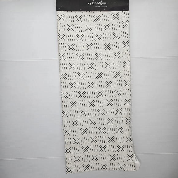 Marlo Lorenz  Mudcloth Table Runner Geometric Cotton NWT 16 x 80 Cream & Black - Picture 3 of 9